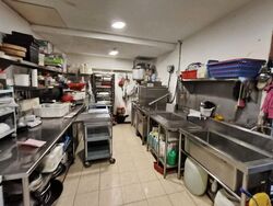 Waterloo Street (D7), Retail #613967791